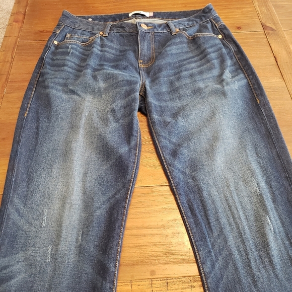 Cabi Malibu Jean Dark Wash Boyfriend Distress Size 8 - Picture 3 of 8